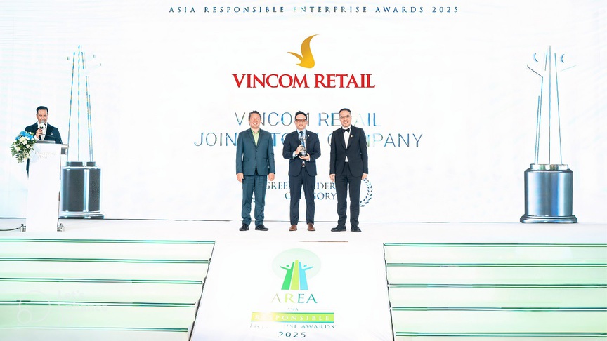 Vincom Retail tiếp tục được vinh danh Top 50 Công ty niêm yết tốt nhất Việt Nam 2025 và Lãnh đạo Xanh Châu Á- Ảnh 1. Vincom Retail tiếp tục được vinh danh Top 50 Công ty niêm yết tốt nhất Việt Nam 2025 và Lãnh đạo Xanh Châu Á- Ảnh 1.