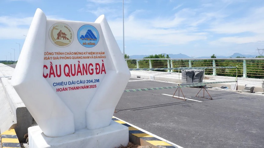 Cầu trăm tỷ là biểu tượng kết nối tại TP. Đà Nẵng: Vì sao thi công xong vẫn 'đắp chiếu'?- Ảnh 2. Cầu trăm tỷ là biểu tượng kết nối tại TP. Đà Nẵng: Vì sao thi công xong vẫn 'đắp chiếu'?- Ảnh 2.