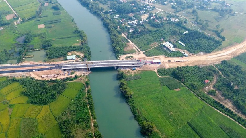 Cầu trăm tỷ là biểu tượng kết nối tại TP. Đà Nẵng: Vì sao thi công xong vẫn 'đắp chiếu'?- Ảnh 1. Cầu trăm tỷ là biểu tượng kết nối tại TP. Đà Nẵng: Vì sao thi công xong vẫn 'đắp chiếu'?- Ảnh 1.