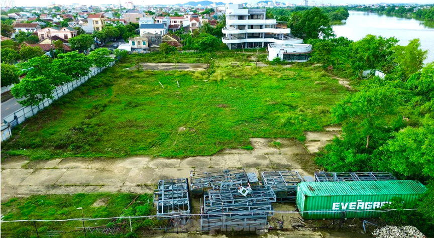 Tổ hợp thương mại dịch vụ hơn 200 tỷ nằm bên bờ 'trái tim' thành phố ít dân nhất Việt Nam vẫn án binh bất động sau nhiều năm- Ảnh 3.