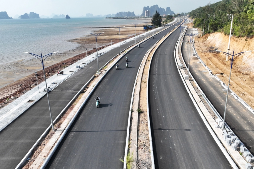 Một đoạn của dự án mở rộng tỉnh lộ 334. Nguồn ảnh: Báo Quảng Ninh Một đoạn của dự án mở rộng tỉnh lộ 334. Nguồn ảnh: Báo Quảng Ninh