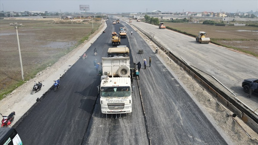 Vừa đề xuất làm sân bay quốc tế, Xuân Trường tiếp tục xin mở rộng 415km cao tốc Bắc - Nam- Ảnh 1. Vừa đề xuất làm sân bay quốc tế, Xuân Trường tiếp tục xin mở rộng 415km cao tốc Bắc - Nam- Ảnh 1.