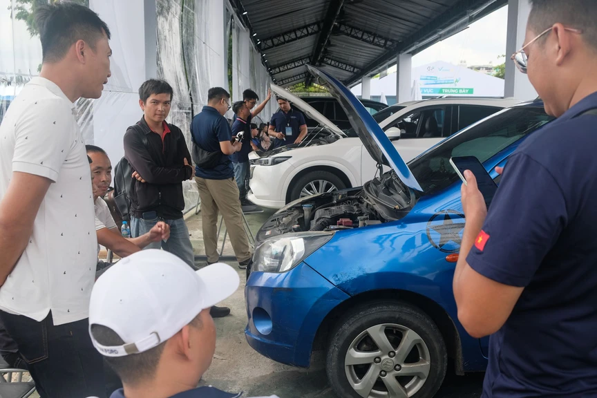 “Ngày hội xanh - Thu xe xăng, Lên đời xe xanh”: Hàng loạt tài xế xuống cọc xe điện vì tính toán chi phí quá hời- Ảnh 6.