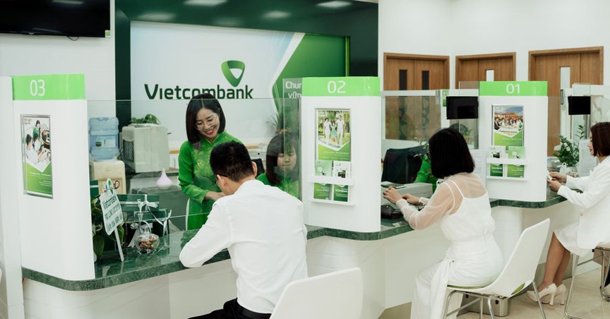 Gửi 10 tỷ lãi bao nhiêu 1 tháng Vietcombank? Nên gửi kỳ hạn nào lãi suất cao nhất?- Ảnh 1.