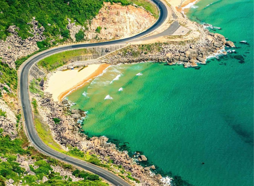 Việt Nam sắp có hơn 2.800km đường ven biển từ Bắc vào Nam- Ảnh 1.