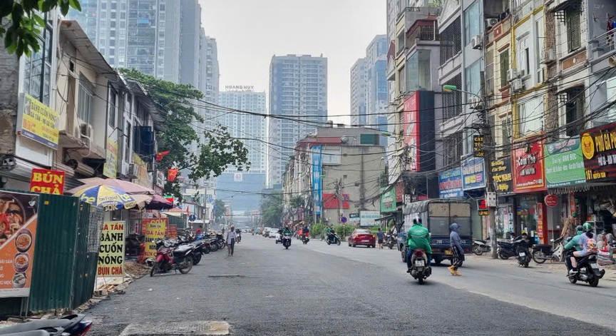 Hà Nội: Nhà "siêu mỏng" lại xuất hiện trên tuyến đường Nguyễn Tuân vừa mở rộng- Ảnh 2. Hà Nội: Nhà "siêu mỏng" lại xuất hiện trên tuyến đường Nguyễn Tuân vừa mở rộng- Ảnh 2.