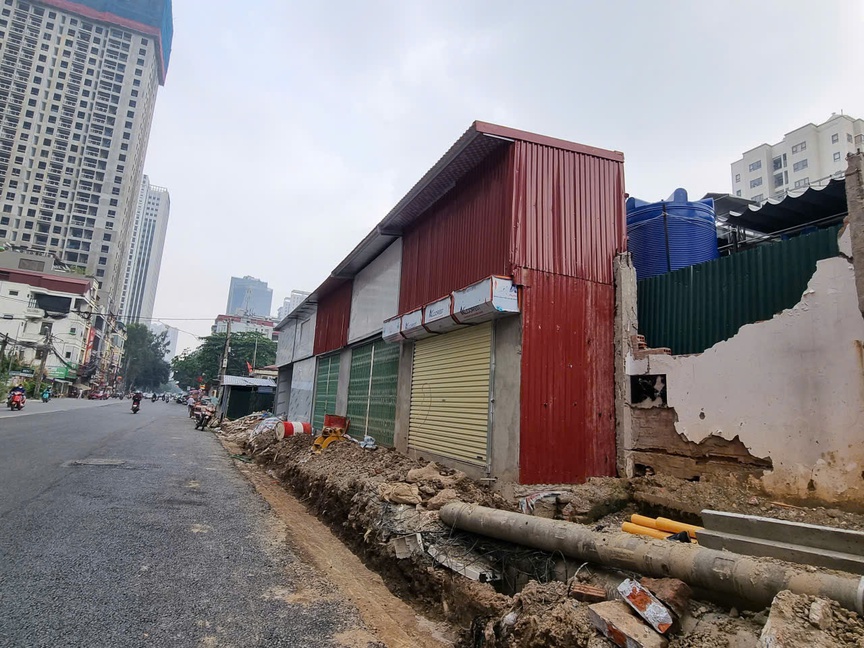 Hà Nội: Nhà "siêu mỏng" lại xuất hiện trên tuyến đường Nguyễn Tuân vừa mở rộng- Ảnh 6. Hà Nội: Nhà "siêu mỏng" lại xuất hiện trên tuyến đường Nguyễn Tuân vừa mở rộng- Ảnh 6.