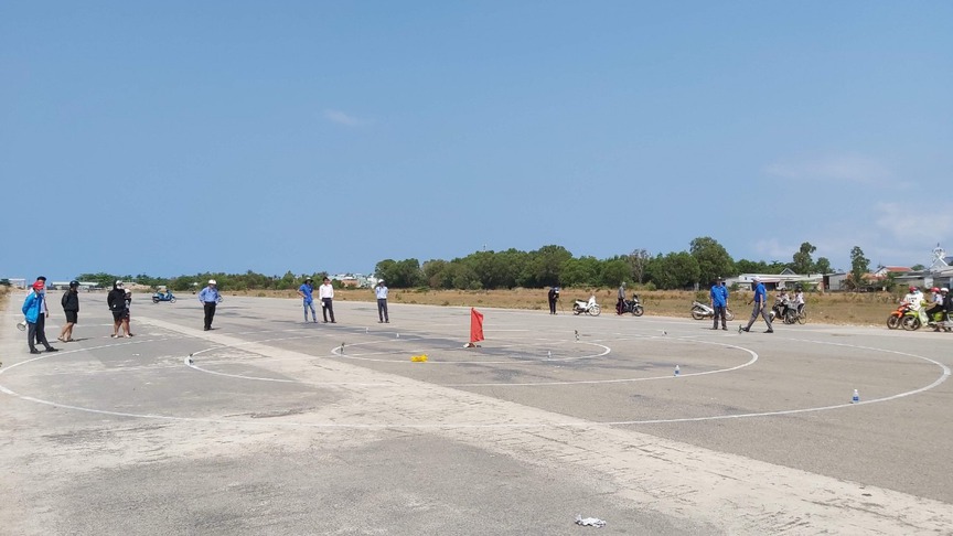 Sân bay được xây từ thời Pháp thuộc bị 'lãng quên' suốt hơn một thập niên dự kiến được hồi sinh thành khu chức năng hỗn hợp- Ảnh 1. Sân bay được xây từ thời Pháp thuộc bị 'lãng quên' suốt hơn một thập niên dự kiến được hồi sinh thành khu chức năng hỗn hợp- Ảnh 1.