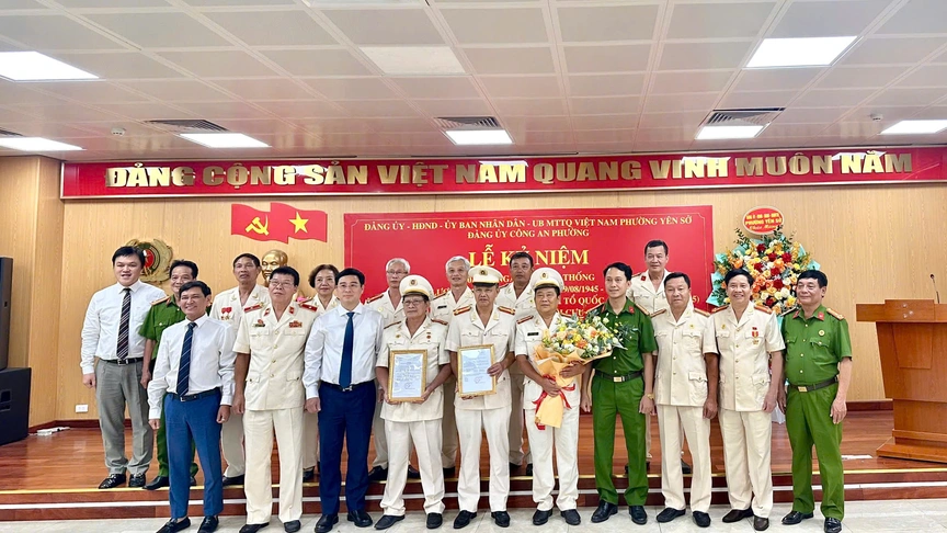 Hà Nội: Thành lập Chi hội Cựu Công an phường Yên Sở - Phát huy truyền thống, góp sức xây dựng địa phương an toàn, văn minh- Ảnh 1. Hà Nội: Thành lập Chi hội Cựu Công an phường Yên Sở - Phát huy truyền thống, góp sức xây dựng địa phương an toàn, văn minh- Ảnh 1.