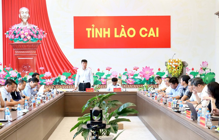 Hình ảnh tại buổi làm việc. Nguồn ảnh: UBND tỉnh Lào Cai Hình ảnh tại buổi làm việc. Nguồn ảnh: UBND tỉnh Lào Cai