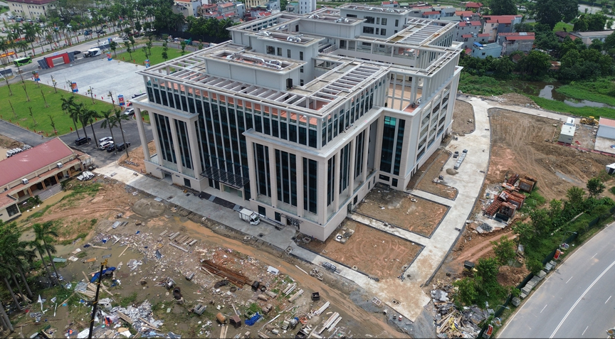 Một góc khác của Trung tâm hành chính huyện Đông Anh. Nguồn ảnh: Báo Tiền Phong Một góc khác của Trung tâm hành chính huyện Đông Anh. Nguồn ảnh: Báo Tiền Phong