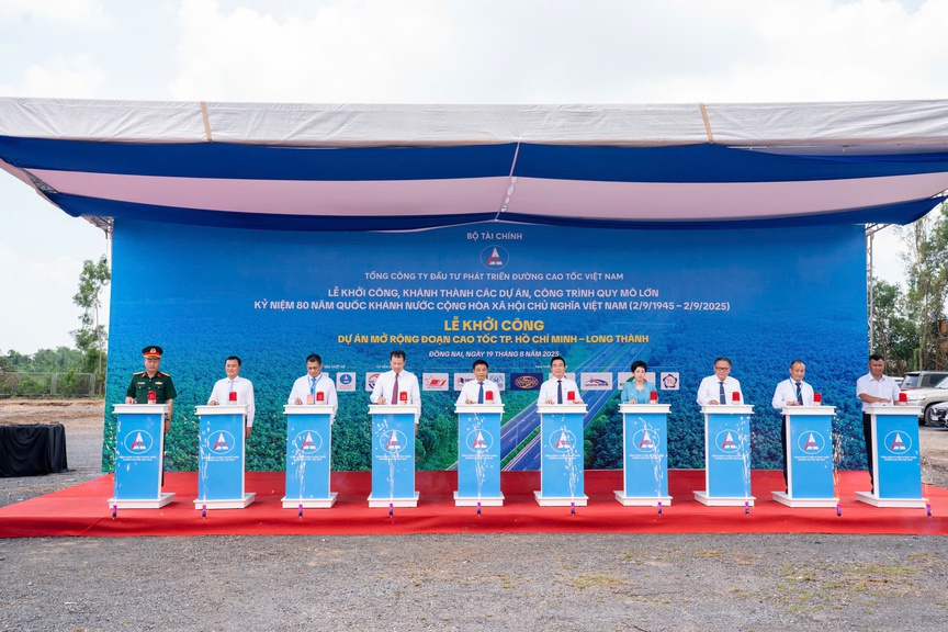Hình ảnh tại lễ khởi công dự án mở rộng cao tốc TP. HCM - Long Thành. Nguồn ảnh: Đèo Cả