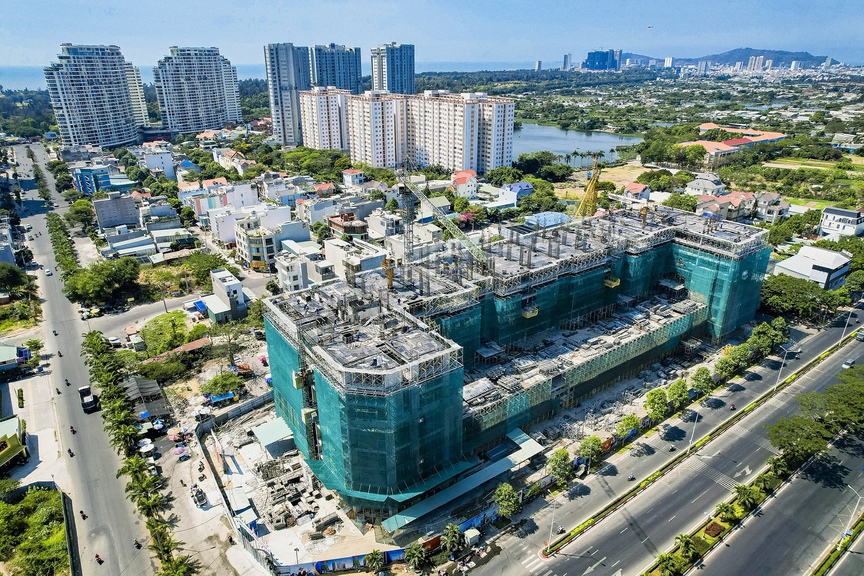 Lãi lớn trong quý II/2025, nhiều doanh nghiệp địa ốc vẫn nặng nợ- Ảnh 1.