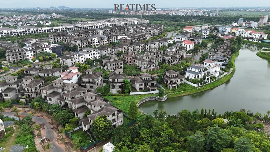 Hà Nội: Cận cảnh hàng trăm ngôi biệt thự 'triệu đô' bỏ hoang lãng phí tại khu đô thị Nam An Khánh- Ảnh 1. Hà Nội: Cận cảnh hàng trăm ngôi biệt thự 'triệu đô' bỏ hoang lãng phí tại khu đô thị Nam An Khánh- Ảnh 1.