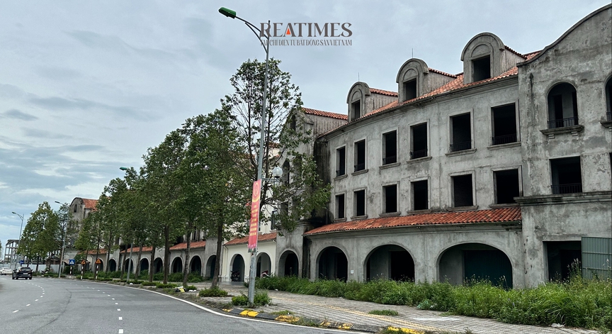 Hà Nội: Cận cảnh hàng trăm ngôi biệt thự 'triệu đô' bỏ hoang lãng phí tại khu đô thị Nam An Khánh- Ảnh 17. Hà Nội: Cận cảnh hàng trăm ngôi biệt thự 'triệu đô' bỏ hoang lãng phí tại khu đô thị Nam An Khánh- Ảnh 17.