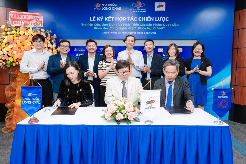 Long Châu Cùng Viện Công Nghệ Tiên Tiến - Viện Hàn Lâm Khoa Học và Công Nghệ ứng dụng dược liệu công nghệ cao vào thực tiễn- Ảnh 1. Long Châu Cùng Viện Công Nghệ Tiên Tiến - Viện Hàn Lâm Khoa Học và Công Nghệ ứng dụng dược liệu công nghệ cao vào thực tiễn- Ảnh 1.