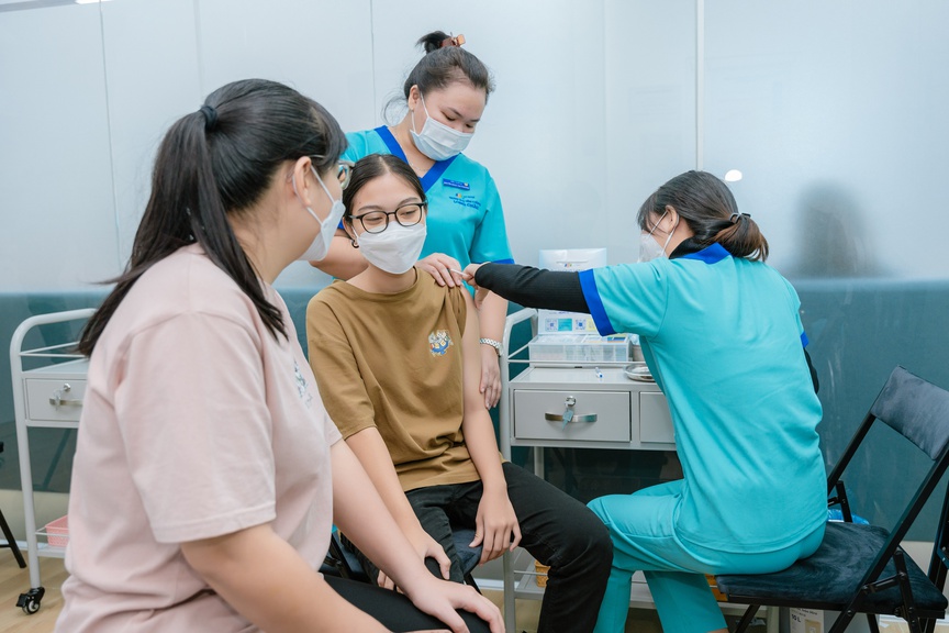 Tiêm vắc xin HPV từ 9 - 14 tuổi: Hành động nhỏ hôm nay, bảo vệ lớn mai sau- Ảnh 1. Tiêm vắc xin HPV từ 9 - 14 tuổi: Hành động nhỏ hôm nay, bảo vệ lớn mai sau- Ảnh 1.