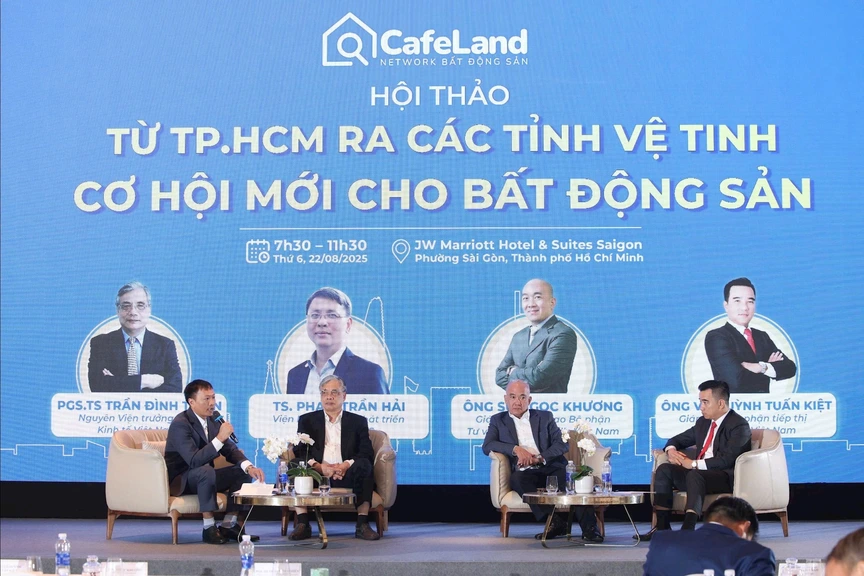 Bất động sản TP. HCM nóng rực: Giá nhà liền thổ cán mốc 230 triệu đồng/m2- Ảnh 1. Bất động sản TP. HCM nóng rực: Giá nhà liền thổ cán mốc 230 triệu đồng/m2- Ảnh 1.