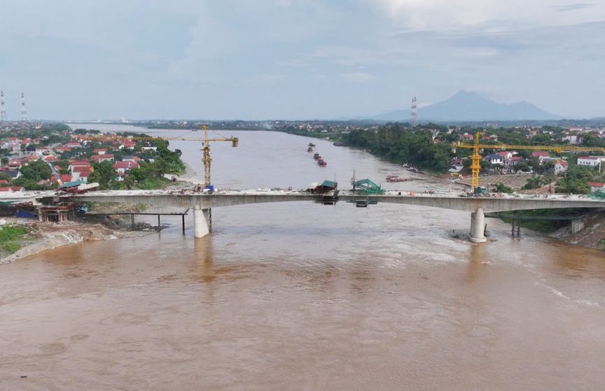 3 ngày nữa, chính thức hợp long cây cầu hơn 600 tỷ thay thế cây cầu 30 năm tuổi bị sập năm ngoái- Ảnh 1. 3 ngày nữa, chính thức hợp long cây cầu hơn 600 tỷ thay thế cây cầu 30 năm tuổi bị sập năm ngoái- Ảnh 1.