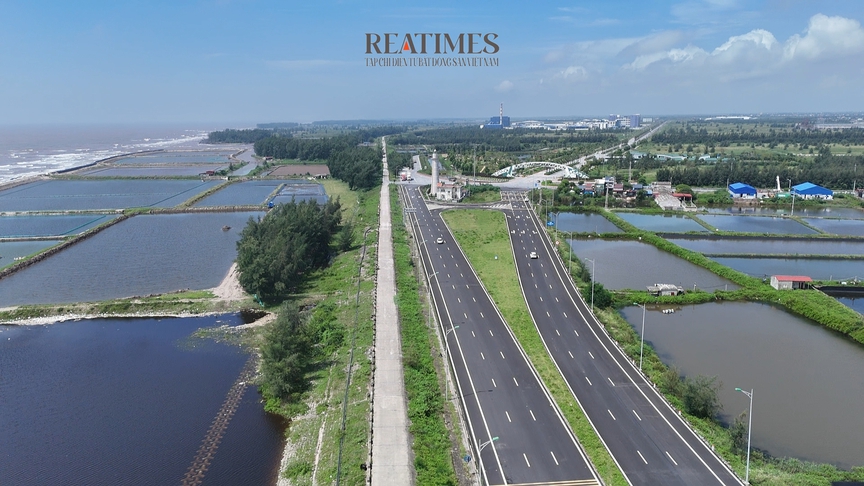 Ninh Bình: Hạ tầng ven biển 'bùng nổ' - đòn bẩy kích hoạt phát triển thị trường bất động sản- Ảnh 1. Ninh Bình: Hạ tầng ven biển 'bùng nổ' - đòn bẩy kích hoạt phát triển thị trường bất động sản- Ảnh 1.