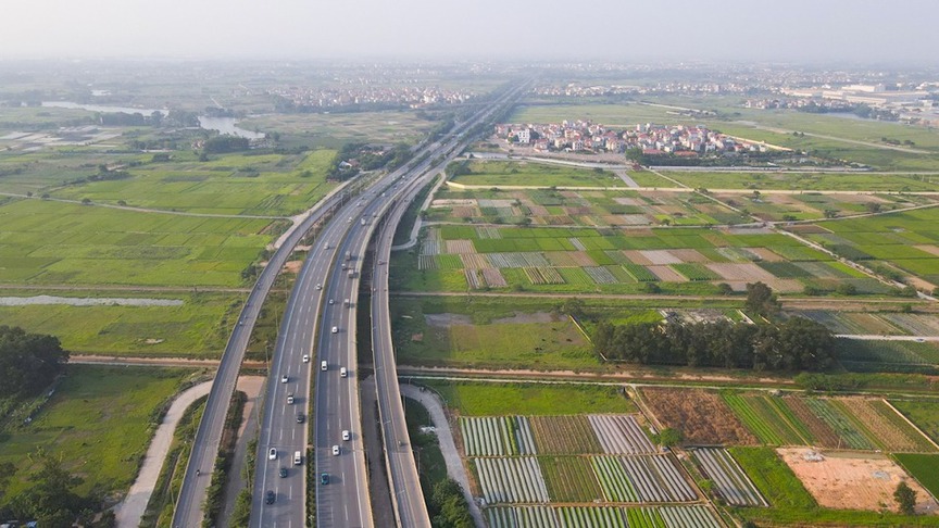 Từ bây giờ, chính quyền xã được trao thêm quyền đối với thủ tục về đất đai- Ảnh 1. Từ bây giờ, chính quyền xã được trao thêm quyền đối với thủ tục về đất đai- Ảnh 1.