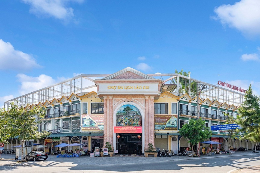 Chợ Du lịch Lào Cai. Nguồn ảnh: Đất Xanh Miền Bắc Chợ Du lịch Lào Cai. Nguồn ảnh: Đất Xanh Miền Bắc