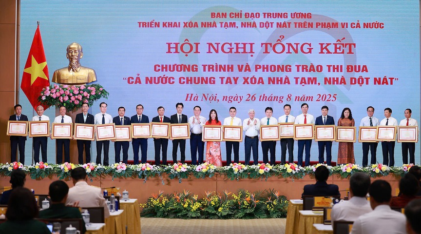 Techcombank nhận bằng khen của Thủ tướng vì đóng góp tích cực trong chương trình an sinh trọng điểm của Quốc gia- Ảnh 1. Techcombank nhận bằng khen của Thủ tướng vì đóng góp tích cực trong chương trình an sinh trọng điểm của Quốc gia- Ảnh 1.