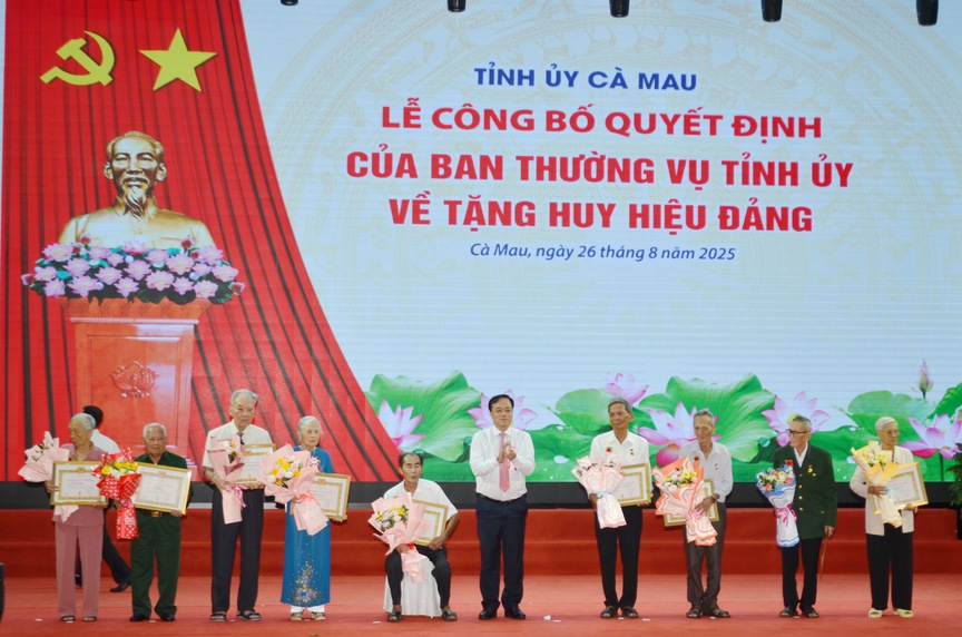 Cà Mau: Phát huy sức mạnh đại đoàn kết, tự hào bước vào kỷ nguyên mới- Ảnh 4. Cà Mau: Phát huy sức mạnh đại đoàn kết, tự hào bước vào kỷ nguyên mới- Ảnh 4.