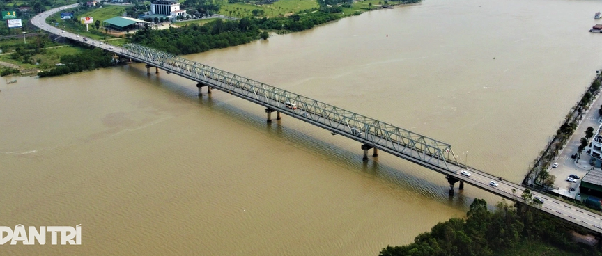 Cầu đường bộ vượt sông đầu tiên kết nối 2 tỉnh Nghệ An, Hà Tĩnh: Từng là cầu lớn thứ 2 cả nước, thông xe đúng dịp Kỷ niệm 100 năm ngày sinh Chủ tịch Hồ Chí Minh- Ảnh 2. Cầu đường bộ vượt sông đầu tiên kết nối 2 tỉnh Nghệ An, Hà Tĩnh: Từng là cầu lớn thứ 2 cả nước, thông xe đúng dịp Kỷ niệm 100 năm ngày sinh Chủ tịch Hồ Chí Minh- Ảnh 2.