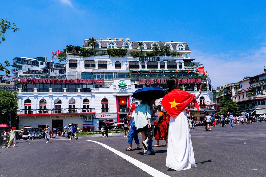 Vàng vàng bay, đẹp quá, sao sao ơi!- Ảnh 3. Vàng vàng bay, đẹp quá, sao sao ơi!- Ảnh 3.