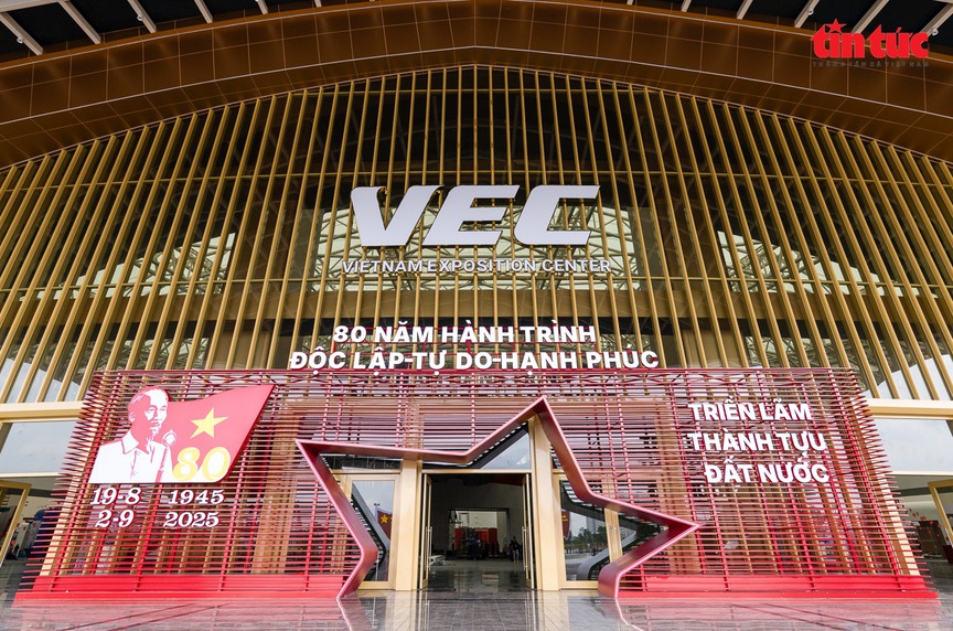 Chính thức khai mạc Triển lãm thành tựu đất nước 80 năm tại siêu trung tâm triển lãm lớn nhất Đông Nam Á- Ảnh 5. Chính thức khai mạc Triển lãm thành tựu đất nước 80 năm tại siêu trung tâm triển lãm lớn nhất Đông Nam Á- Ảnh 5.