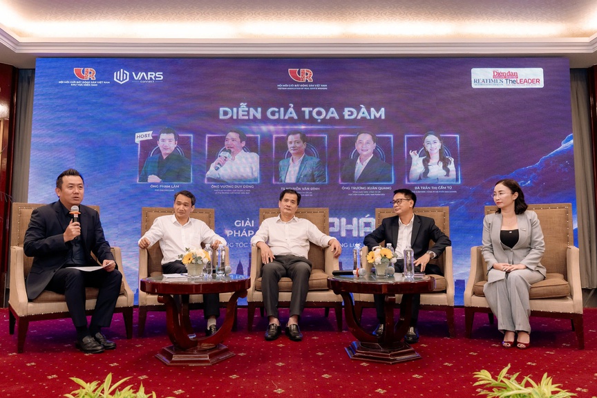 Chuẩn hóa đào tạo và cấp chứng chỉ - Nâng tầm môi giới chuyên nghiệp- Ảnh 1. Chuẩn hóa đào tạo và cấp chứng chỉ - Nâng tầm môi giới chuyên nghiệp- Ảnh 1.