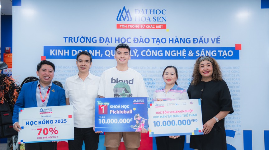 Cơ hội cuối cho thí sinh 2K7 xét tuyển ngành yêu thích, nhận ngay loạt học bổng đến 70% tại HSU- Ảnh 1. Cơ hội cuối cho thí sinh 2K7 xét tuyển ngành yêu thích, nhận ngay loạt học bổng đến 70% tại HSU- Ảnh 1.