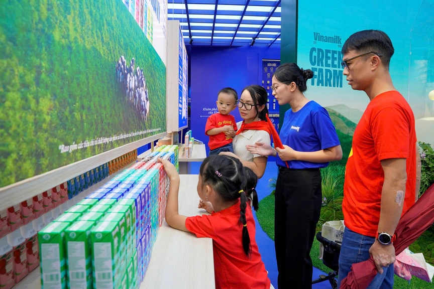 Không gian trưng bày và trải nghiệm của Vinamilk hút khách tại Triển lãm Thành tựu đất nước 80 năm- Ảnh 6.
