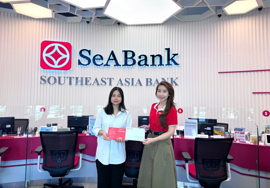 Quỹ Ươm mầm ước mơ SeABank nhận đỡ đầu thêm 10 học sinh nghèo hiếu học: Nối dài hành trình 10 năm gieo mơ ước- Ảnh 2.