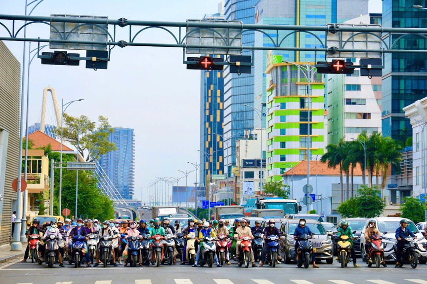 TP. HCM đề xuất thành lập tuyến vành đai hạn chế xe xăng, dầu từ năm 2026. Nguồn ảnh: Báo Người Lao Động TP. HCM đề xuất thành lập tuyến vành đai hạn chế xe xăng, dầu từ năm 2026. Nguồn ảnh: Báo Người Lao Động