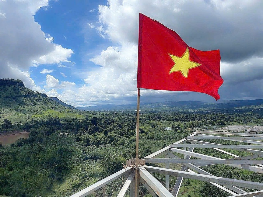 T&T Group hoàn thành đường dây truyền tải điện gió Savan 1 về Việt Nam trước thềm Đại lễ A80- Ảnh 1. T&T Group hoàn thành đường dây truyền tải điện gió Savan 1 về Việt Nam trước thềm Đại lễ A80- Ảnh 1.