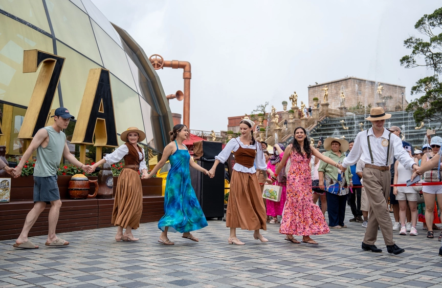 Sun Hospitality & Entertainment Group ký hợp tác với MakeMyTrip, mở rộng thị trường khách Ấn Độ đến Việt Nam - Ảnh 2. Sun Hospitality & Entertainment Group ký hợp tác với MakeMyTrip, mở rộng thị trường khách Ấn Độ đến Việt Nam - Ảnh 2.