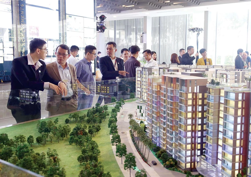 Doanh nghiệp bất động sản bung hàng với ưu đãi tài chính hấp dẫn, thị trường có giải quyết được bài toán cung - cầu.- Ảnh 1.