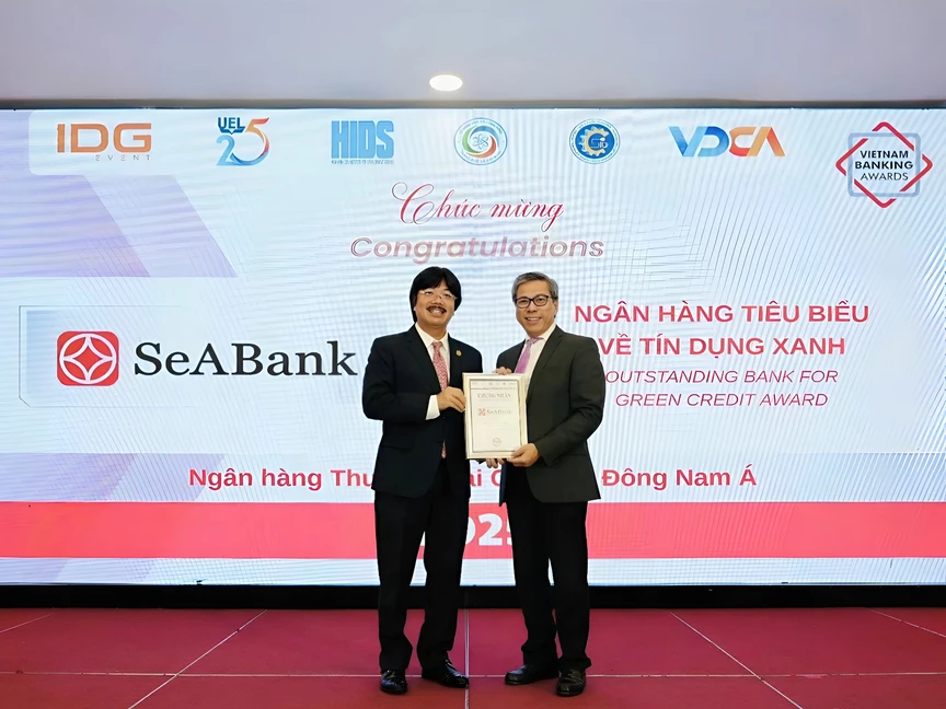 SeABank khẳng định dấu ấn bền vững với 2 giải thưởng Ngân hàng Việt Nam tiêu biểu- Ảnh 1. SeABank khẳng định dấu ấn bền vững với 2 giải thưởng Ngân hàng Việt Nam tiêu biểu- Ảnh 1.
