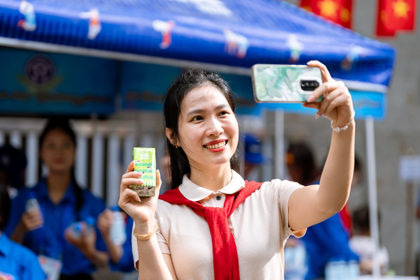 Vinamilk hòa nhịp cùng triệu trái tim mừng 80 năm Quốc khánh- Ảnh 9. Vinamilk hòa nhịp cùng triệu trái tim mừng 80 năm Quốc khánh- Ảnh 9.