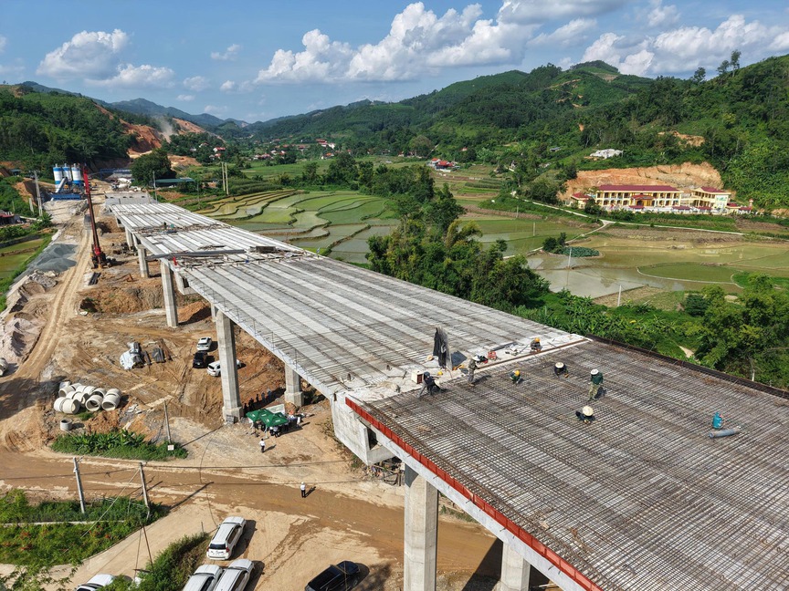Chỉ ít tháng nữa, cao tốc 23.000 tỷ rút ngắn nửa thời gian kết nối Thủ đô với tỉnh giáp Trung Quốc sẽ thông xe- Ảnh 1. Chỉ ít tháng nữa, cao tốc 23.000 tỷ rút ngắn nửa thời gian kết nối Thủ đô với tỉnh giáp Trung Quốc sẽ thông xe- Ảnh 1.