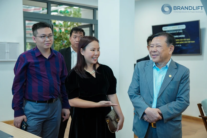 TS. Nguyễn Văn Khôi, Chủ tịch VNREA thăm và làm việc tại Học viện Công nghệ Tài chính Propiin- Ảnh 1.