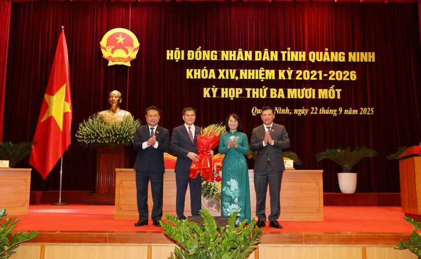 Ông Bùi Văn Khắng giữ chức Chủ tịch UBND tỉnh Quảng Ninh- Ảnh 2. Ông Bùi Văn Khắng giữ chức Chủ tịch UBND tỉnh Quảng Ninh- Ảnh 2.