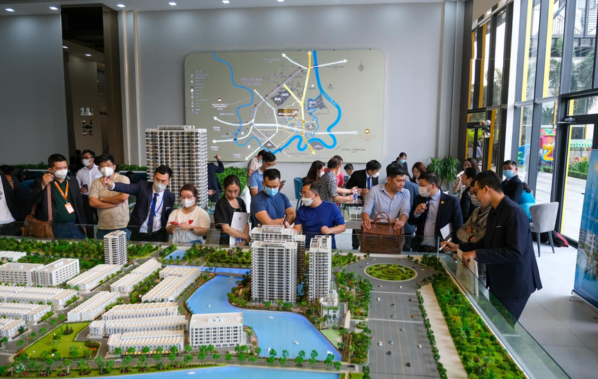 Doanh nghiệp bất động sản “ồ ạt” quay lại thị trường: Cơ hội và thách thức đan xen
- Ảnh 1.