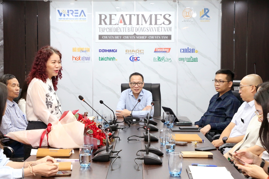 Nhà báo Phạm Huệ giữ chức Ủy viên Ban Biên tập Tạp chí điện tử Bất động sản Việt Nam- Ảnh 2. Nhà báo Phạm Huệ giữ chức Ủy viên Ban Biên tập Tạp chí điện tử Bất động sản Việt Nam- Ảnh 2.