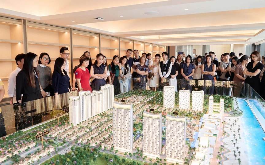 Nhà đầu tư Hà Thành hội tụ tại Sun Gallery Tay Ho, “tranh mua” căn hộ biển Vũng Tàu- Ảnh 2. Nhà đầu tư Hà Thành hội tụ tại Sun Gallery Tay Ho, “tranh mua” căn hộ biển Vũng Tàu- Ảnh 2.