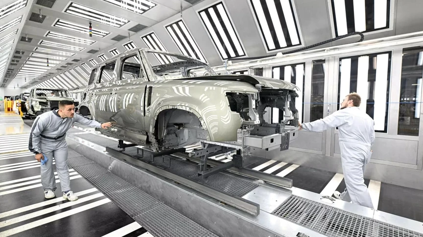 Hãng xe chuyên sản xuất Range Rover đã 1 tháng nay không xuất xưởng bất cứ chiếc xe nào: Chuyện gì đang xảy ra?- Ảnh 2.
