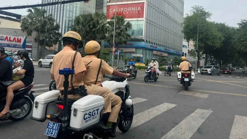 TP.HCM tính thêm 'án phạt mới', vi phạm giao thông có thể phải cầm chổi quét đường- Ảnh 1. TP.HCM tính thêm 'án phạt mới', vi phạm giao thông có thể phải cầm chổi quét đường- Ảnh 1.