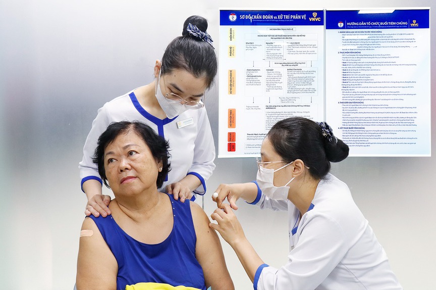 Vaccine RSV lần đầu về Việt Nam: Ưu tiên cho hai nhóm đối tượng dễ tổn thương, chi phí ra sao?- Ảnh 1.